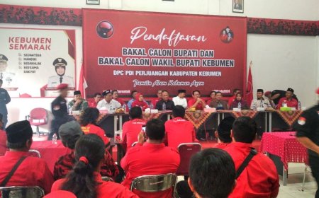 Disertai Lima Pimpinan Parpol Arif dan Rista Mendaftar ke DPC PDI Perjuangan