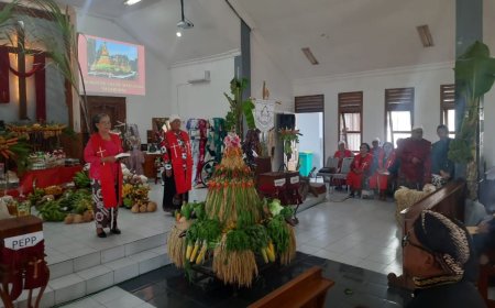 GKJ Patalan Bantul Gelar Kirab Unduh-unduh