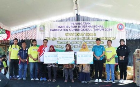 Diwakili Dua Juru Parkir, Ratusan Pekerja Rentan Terima Kartu Peserta BPJS Ketenagakerjaan