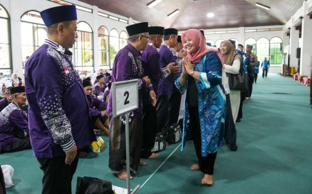 Dilepas Wakil Menteri Agama, 353 Jamaah Haji Kloter 53 SOC Sleman Berangkat