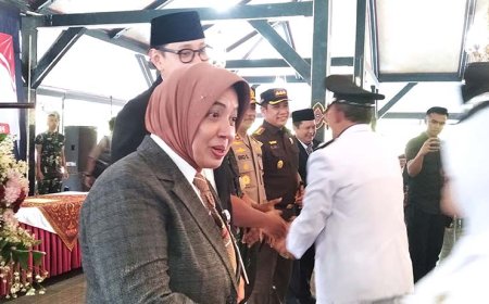 Bupati Purworejo Serahkan SK Perpanjangan Dua tahun Kepada 465 Kepala Desa
