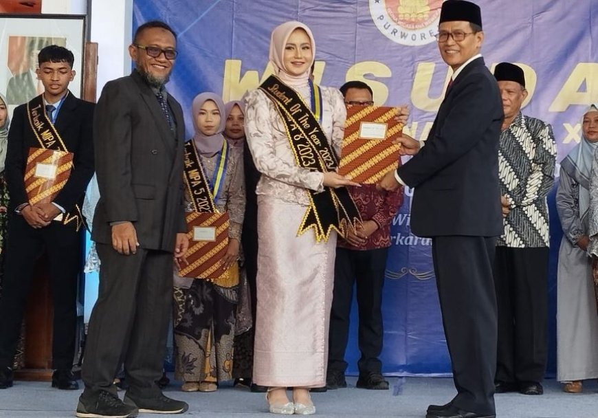 SMAN 1 Purworejo Mewisuda 392 Lulusan