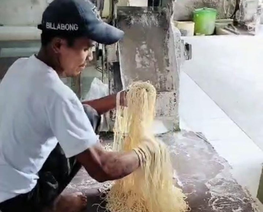 Pertama di DIY, Warung Alif Membuat Mi Ayam dan Bakso Sorgum