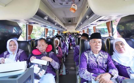 Sri Mulyani Melepas Keberangkatan Calhaj Kloter 94, Beri Pesan Menyejukkan