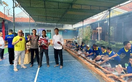 Warga Binaan Rutan Purworejo Makan Bersama Menghabiskan Sate 2 Ribu Tusuk