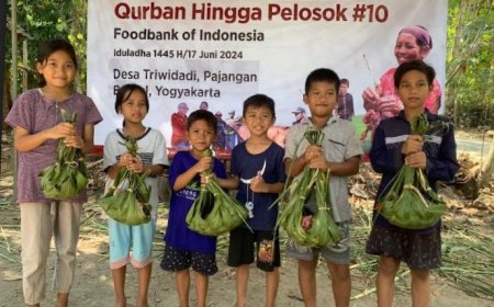 Kreasi Warga Bantul, Distribusi Daging Kurban Pakai Anyaman Daun Kelapa