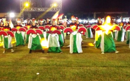 Ribuan Orang Berjubel Menonton Karnaval Takbir yang Bertabur Maskot