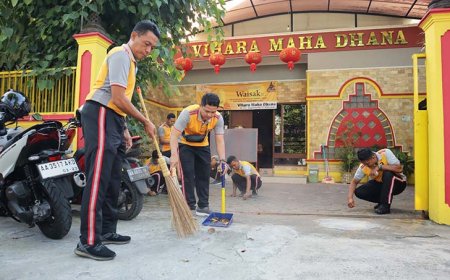 Bakti Sosial Religi Polres Kebumen Kerja Bakti di Rumah Ibadah 