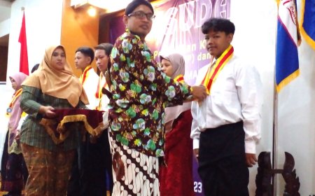 Tidak Lagi Dipandang Sebelah Mata, PKBM Mandiri Gelar Wisuda