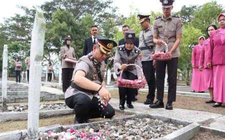 Memperingati Hari Bhayangkara, Polres Kebumen Ziarah di TMP Bumi Wira Bhakti