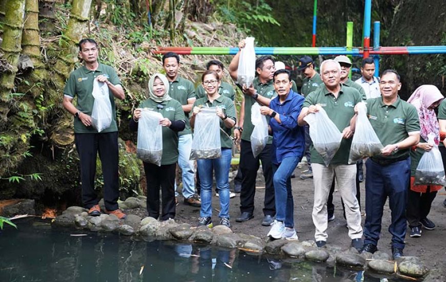 Peringati Hari Air Dunia, Pemkab Lakukan Penanaman Pohon dan Tebar Benih Ikan