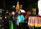 Dari Upacara Adat Suran Mbah Demang: Pusaka, Kitab dan Bendhe Diarak Andong