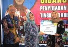 Bupati Kustini Menyerahkan Hadiah Lomba Evaluasi Kelompok Tani