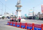 Demi Keamanan Berlalulintas, Satlantas dan Smartfren Pasang Pembatas Jalan di Kulonprogo