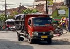 Banyak Truk Muatan Material Proyek Tol Jogja-Solo Masih Melanggar Jalur