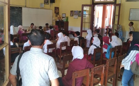 PPDB SMP Negeri 1-3 Juli 2024, Orang Tua Perlu Mendampingi Anaknya