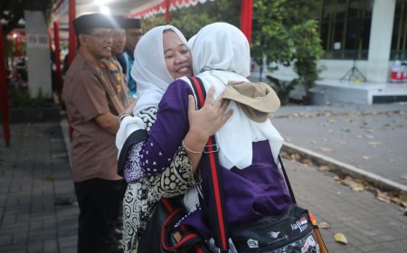 Kedatangan Kloter Pertama Jamaah Haji Asal Sleman Disambut Bupati