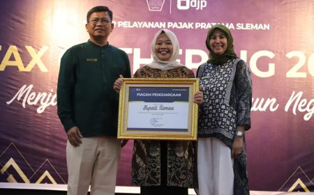 Penerimaan Pajak Tumbuh Signifikan, Bupati Sleman Menerima Penghargaan