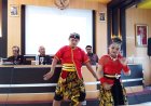 Tari Golek Surung Dayung Sambut Kunjungan Wakil Rakyat di SMKN 1 Sewon
