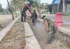 Koramil Prambanan dan Warga Bersihkan Lapangan Desa Geneng 