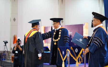 UAD Wisuda 1.216 Lulusan, 864 Orang Cumlaude