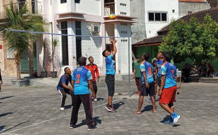 Puluhan Tim Mengikuti Pertandingan Bola Voli Camat Wedi Cup 2024