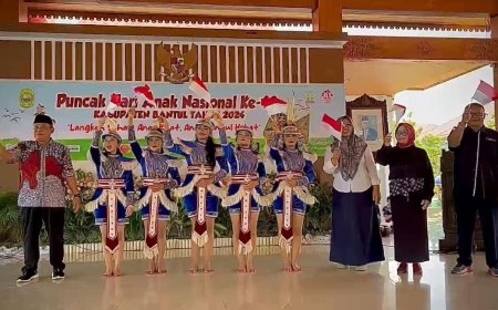 Peringatan Hari Anak Nasional Ditandai Pembagian Bendera