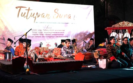 Suasana Meriah Menyelimuti Malam di Omah Petroek Saat Tutupan Suran