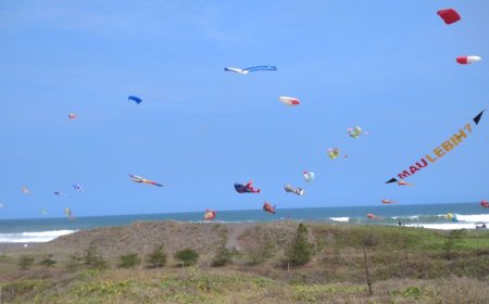 Peserta dari Malaysia Lima Kali Ikut Festival Layang-layang karena Ketagihan Pantai Ketawang