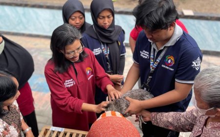 Mahasiswa KKN UMBY Sosialisasi Pentingnya Biosecurity Ternak Ayam