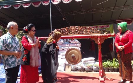 Besan Presiden Meluncurkan Produk Pupuk Organik Super
