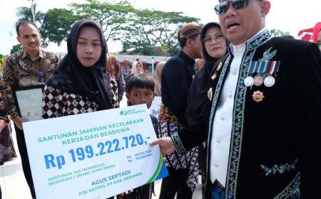 Enam Ahli Waris Pekerja Peserta BP Jamsostek di Kebumen Menerima Santunan Kematian