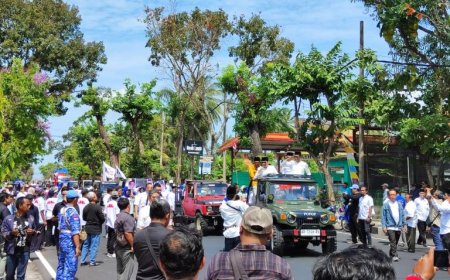 Paslon Yophi - Lukman Mendaftar ke KPU Diantar Ribuan Orang dari Koalisi Purworejo Juara