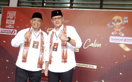 Harda - Danang Mendaftar Pilkada Sleman Dikawal Bregada