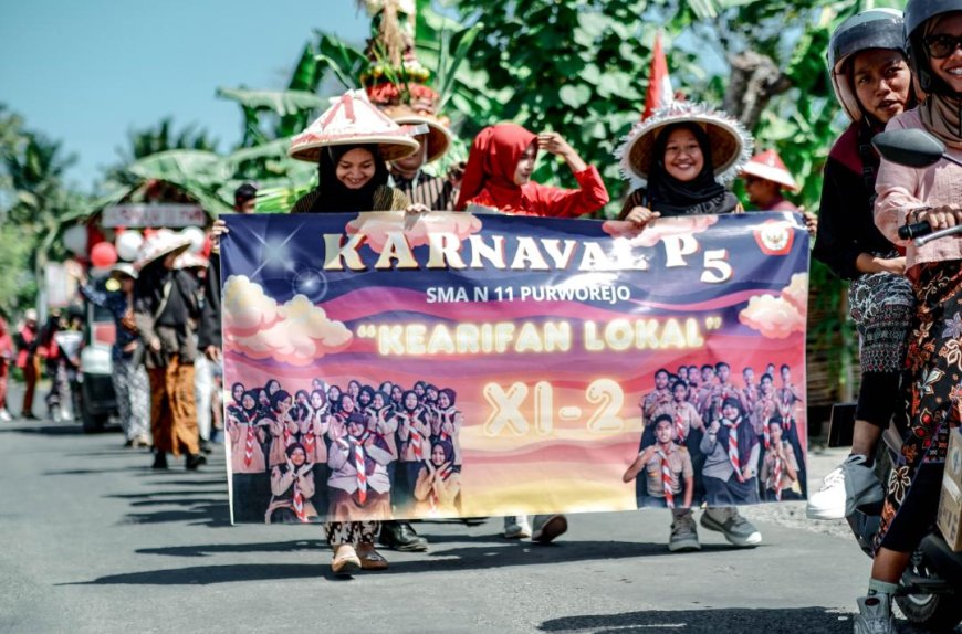 Pelajar SMAN 11 Purworejo Menampilkan Beragam Kreasi Karnaval Kemerdekaan