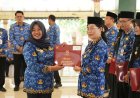 141 PNS Menerima Penghargaan Satyalancana Karya Satya