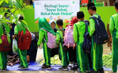 Dompet Dhuafa Borong Sayur Dibagikan ke Anak Sekolah di Gunungkidul
