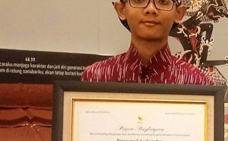 Dalang Cilik Daneswara Meraih Penghargaan Anugerah Kebudayaan Indonesia 2024