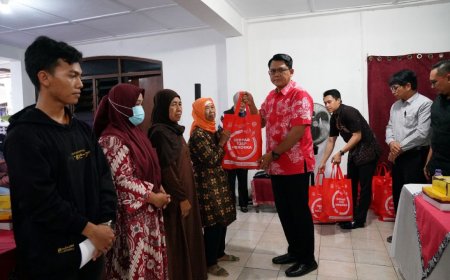 Melalui Program TJSP, 137 Warga Miskin Peroleh Bantuan Sembako