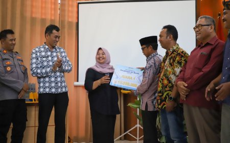 Pemkab Sleman Menyerahkan Hadiah Lomba Pengelolaan SPAM