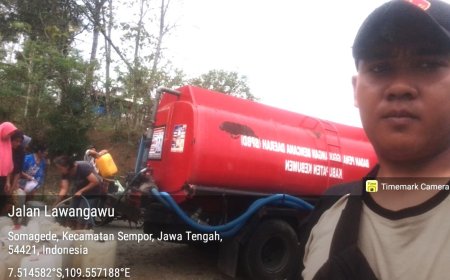 Truk Tangki Pengangkut Air Bersih Terguling, Relawan BPBD Kebumen Meninggal