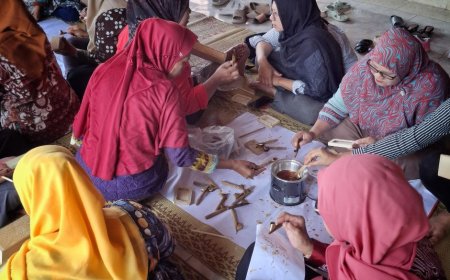 UNY Meluncurkan Program Ecopreneurship di Desa Wisata Krebet