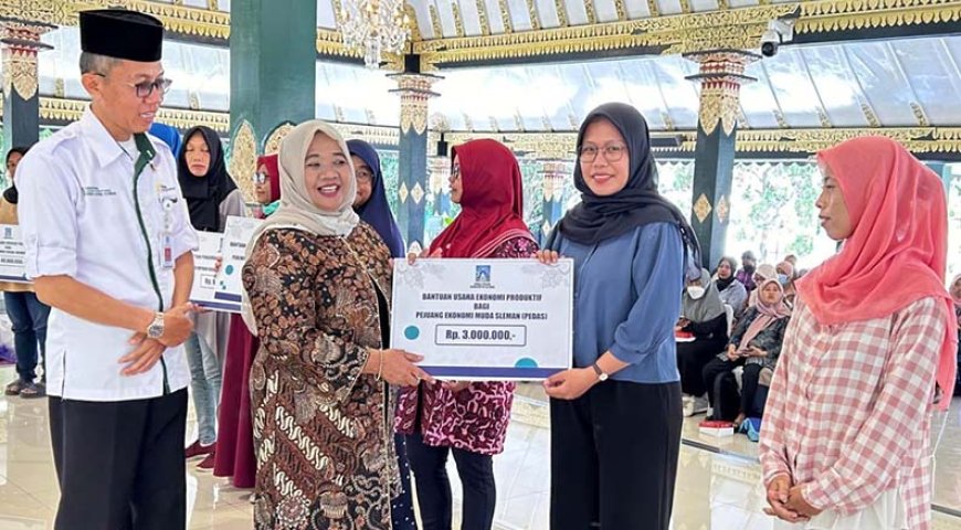 Perempuan dan Generasi Muda Sleman Terima Bantuan Sosial