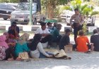Warga Plumutan Datangi Kantor Satpol PP Bantul, Peternakan Babi Tutup Sementara