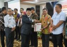 Pjs Bupati Sleman Menyerahkan LHP Kalurahan Tahun 2024