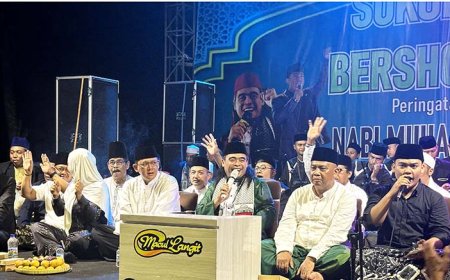 Harda-Danang Salawatan Bareng Ribuan Jamaah di “Sukoharjo Bersalawat”
