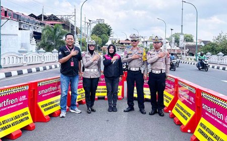 Prioritas di Jalur Padat, Smartfren dan Kepolisian Pasang Alat Pengaman Lalu Lintas