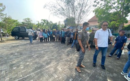 Terganggu Limbah Peternakan Babi, Warga Plumutan Bantul Datangi DLH