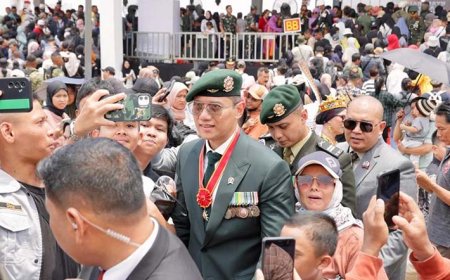 Bersama Presiden Jokowi dan Menteri Kabinet Indonesia Maju, Menteri AHY Hadiri Upacara Peringatan HUT TNI di Monas