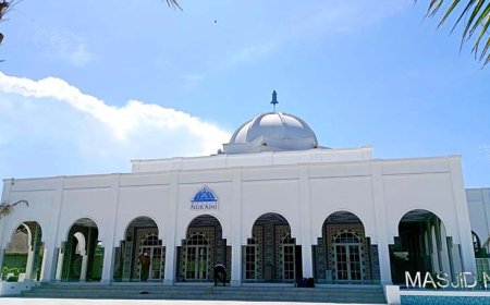 Memiliki Kaligrafi Bertema Turkish Style, Pendiri Masjid Nur’aini di Kurau Barat Juga Pendiri TIKI dan JNE